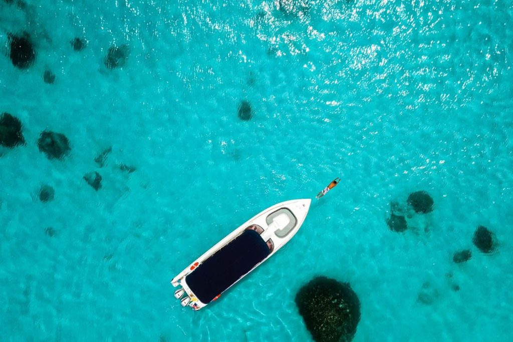 ทัวร์เกาะราชา+กาฮังบีช (เกาะเฮ) โดยเรือสปีดโบ๊ท