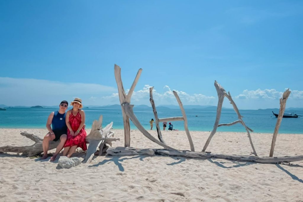 ทัวร์เกาะไข่ 3 เกาะ โดยเรือสปีดโบ๊ท (ครึ่งวัน)