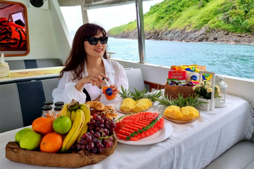 Luxury Power Yacht Catamaran 45 FT