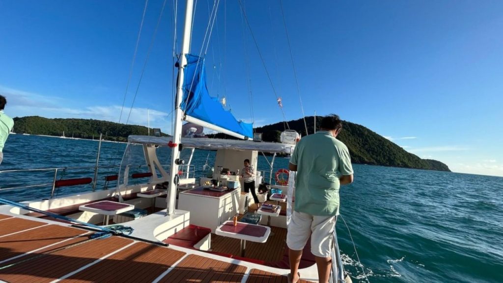 Luxury Sailing Catamaran 38 FT