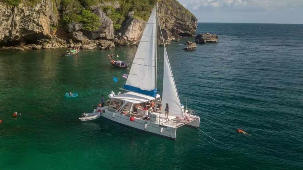 Luxury Sailing Catamaran 38 FT