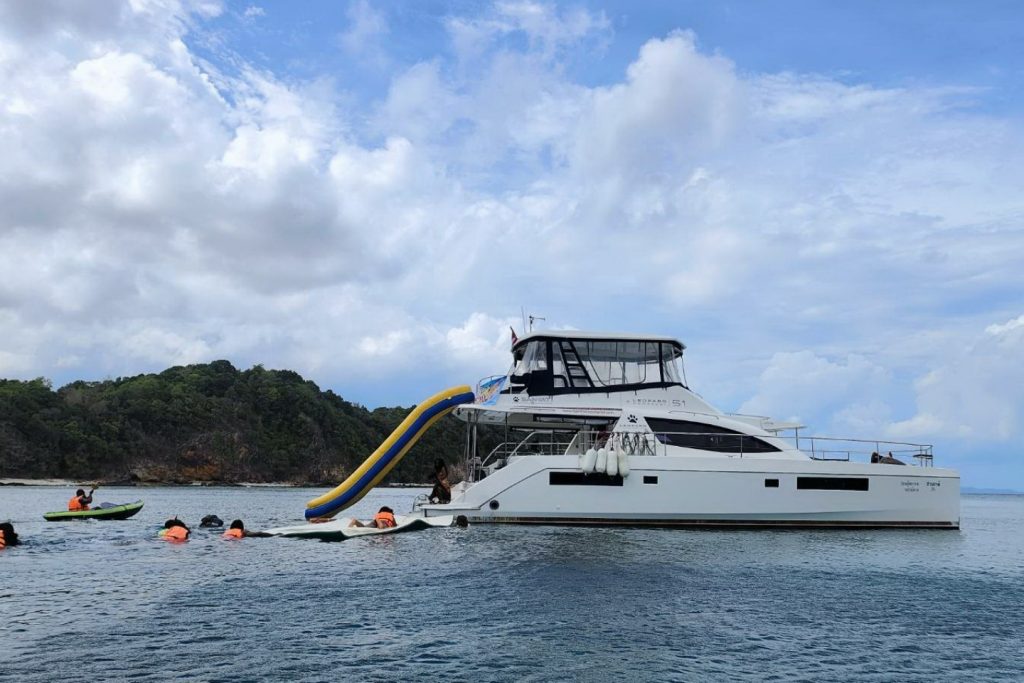 Luxury Speed Catamaran 51 FT
