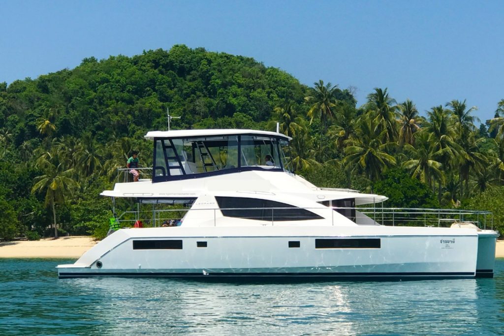 Luxury Speed Catamaran 51 FT