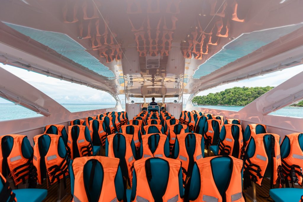 ทัวร์เกาะพีพี เกาะไข่ และเกาะไม้ท่อน โดยเรือสปีดคาตามารัน