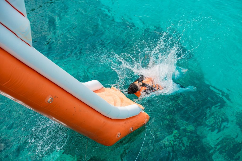 ทัวร์เกาะพีพี เกาะไข่ และเกาะไม้ท่อน โดยเรือสปีดคาตามารัน