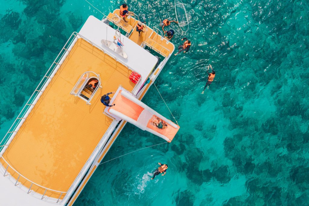 ทัวร์เกาะพีพี เกาะไข่ และเกาะไม้ท่อน โดยเรือสปีดคาตามารัน